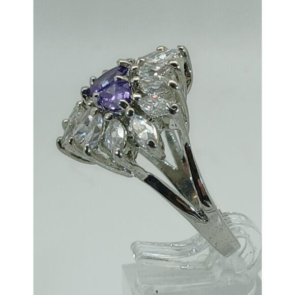 Vintage Ring Size 7.5 Silver Tone White Gold GP Purple CZ Cluster Cocktail NOS - Picture 7 of 10